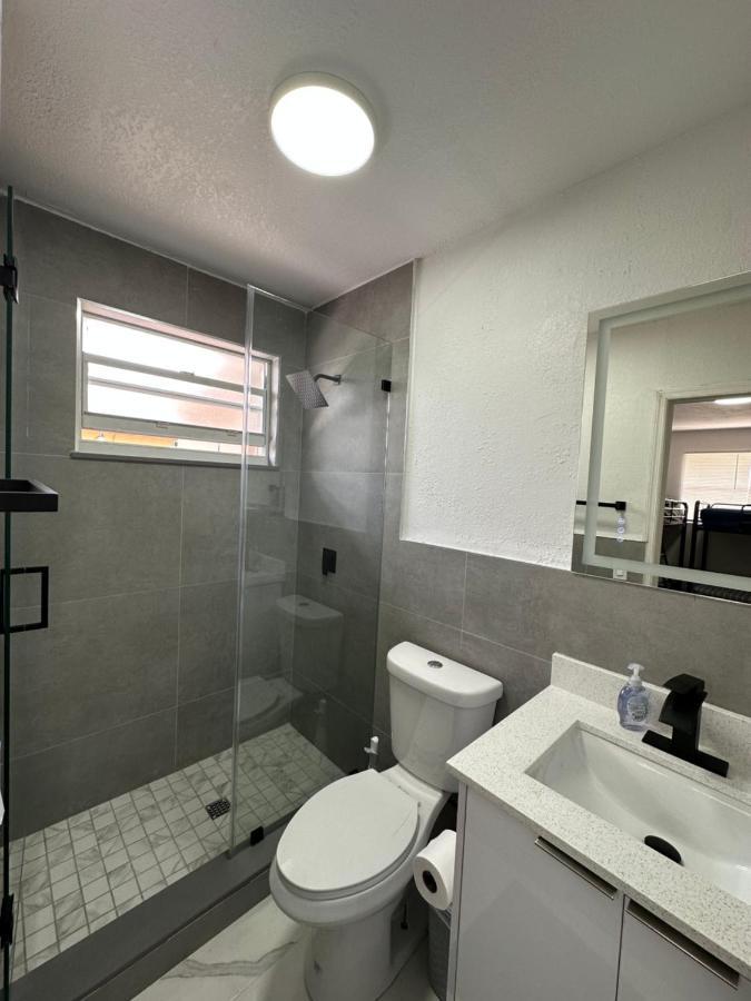 Wynwood Beds Hostel Miami Bagian luar foto