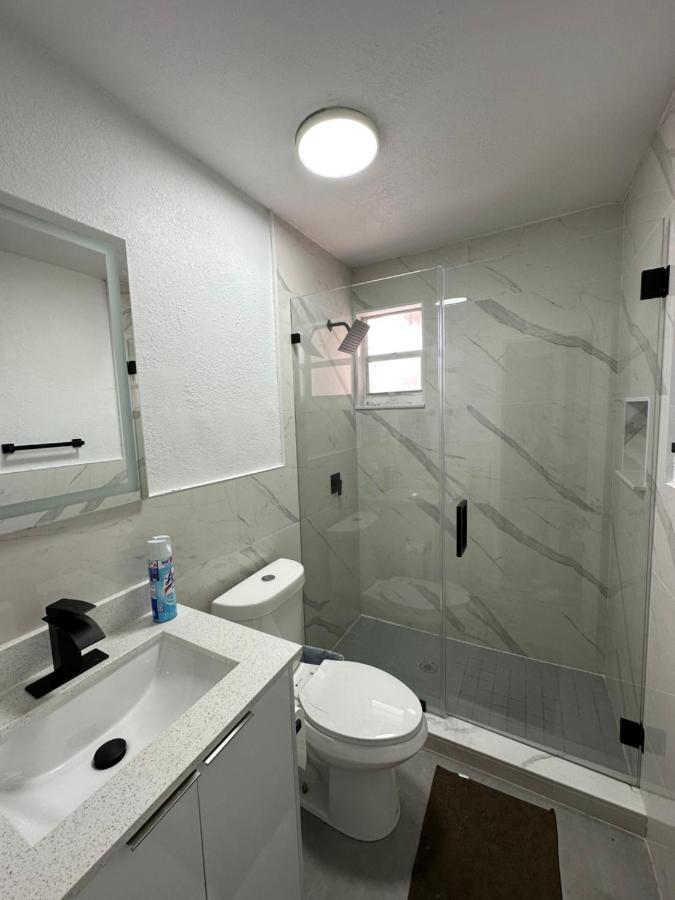 Wynwood Beds Hostel Miami Bagian luar foto
