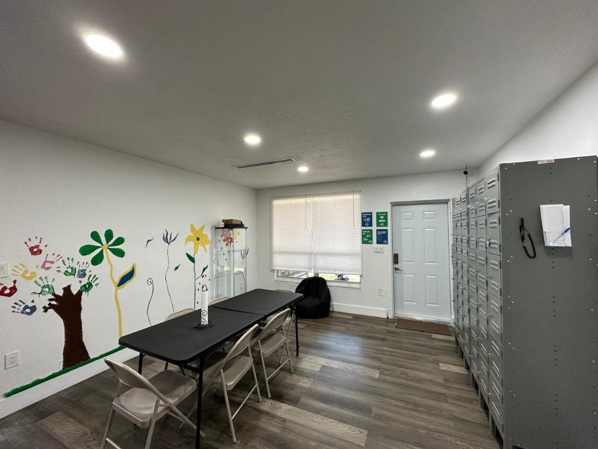 Wynwood Beds Hostel Miami Bagian luar foto