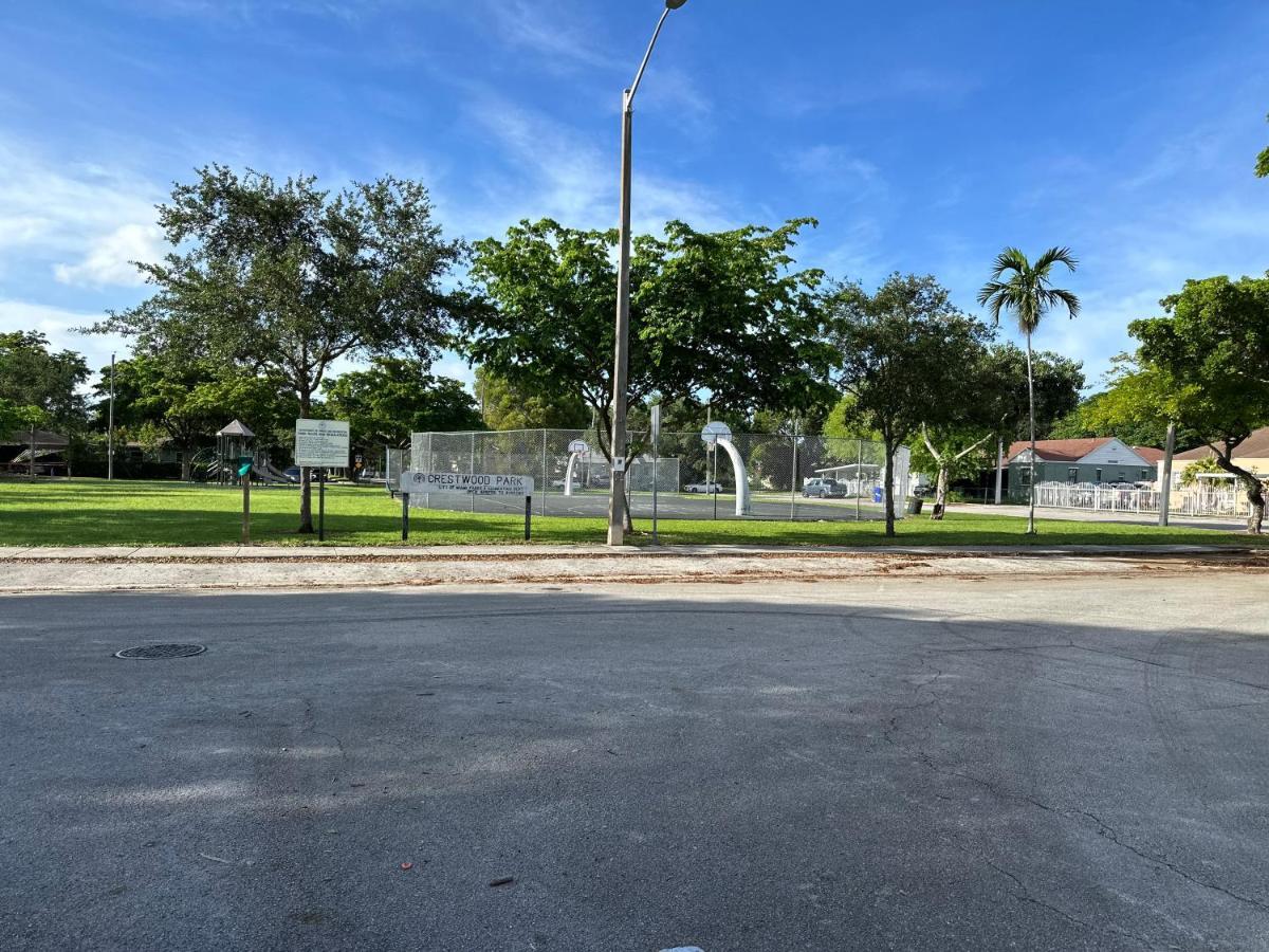 Wynwood Beds Hostel Miami Bagian luar foto